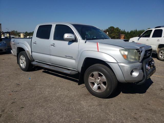 3TMJU62NX9M085069 - 2009 TOYOTA TACOMA DOUBLE CAB PRERUNNER SILVER photo 4