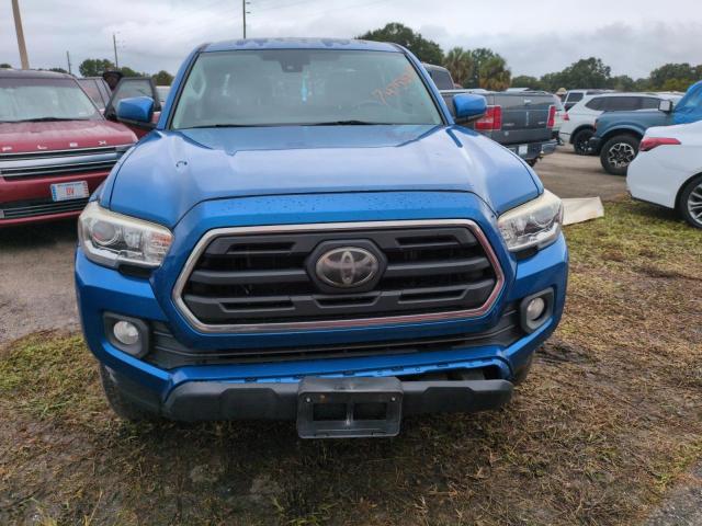 3TMAZ5CN1JM054422 - 2018 TOYOTA TACOMA DOUBLE CAB BLUE photo 5