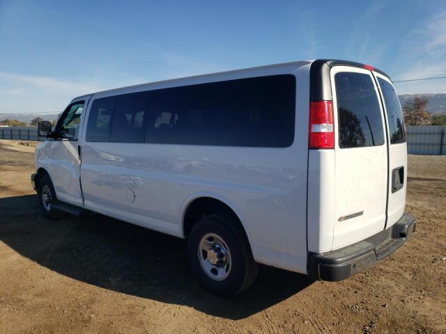 1GAZGPF75N1212757 - 2022 CHEVROLET EXPRESS G3 LT WHITE photo 2