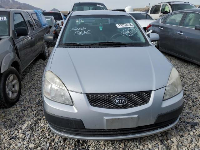 KNADE223X96486667 - 2009 KIA RIO BASE SILVER photo 5