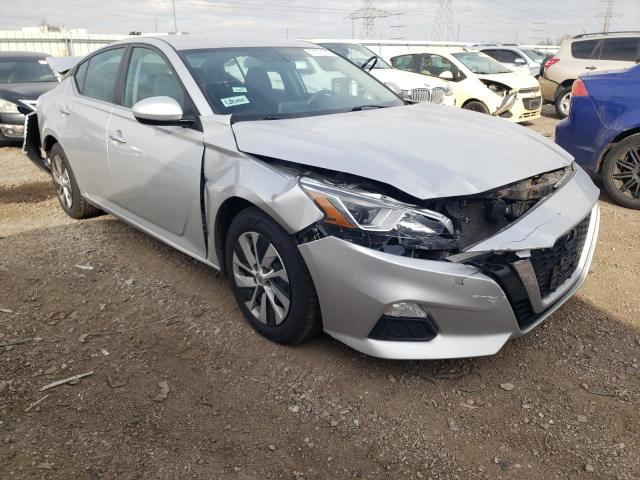 1N4BL4BV2KC211613 - 2019 NISSAN ALTIMA S SILVER photo 4