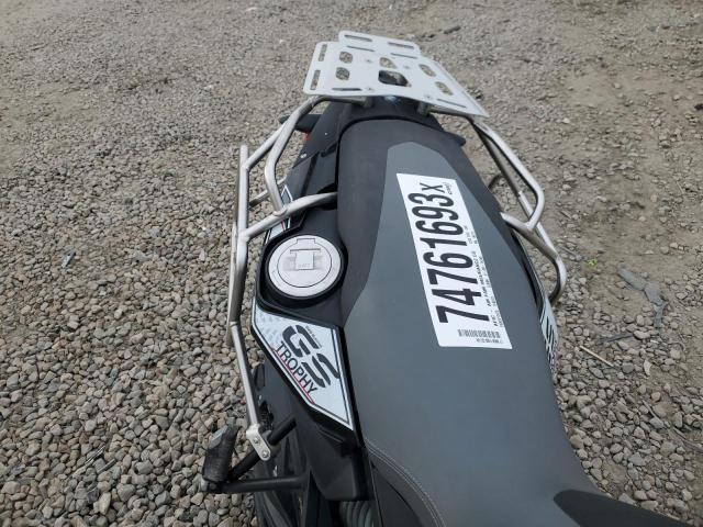 WB10B1707HZ596718 - 2017 BMW F800 GS TWO TONE photo 6