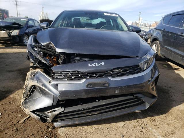 3KPF24AD9PE684349 - 2023 KIA FORTE LX GRAY photo 5