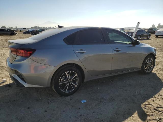 3KPF24AD7PE505547 - 2023 KIA FORTE LX GRAY photo 3