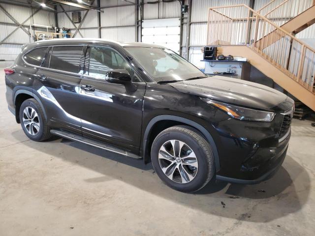 5TDGZRBH7NS565717 - 2022 TOYOTA HIGHLANDER XLE BLACK photo 4