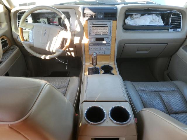 5LMFU28537LJ01769 - 2007 LINCOLN NAVIGATOR თეთრი ფოტო 8