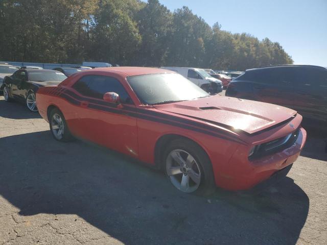 2B3CJ4DV4AH114086 - 2010 DODGE CHALLENGER SE RED photo 4