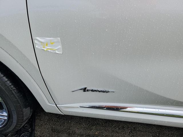 LRBFZRR4XPD148782 - 2023 BUICK ENVISION AVENIR WHITE photo 13
