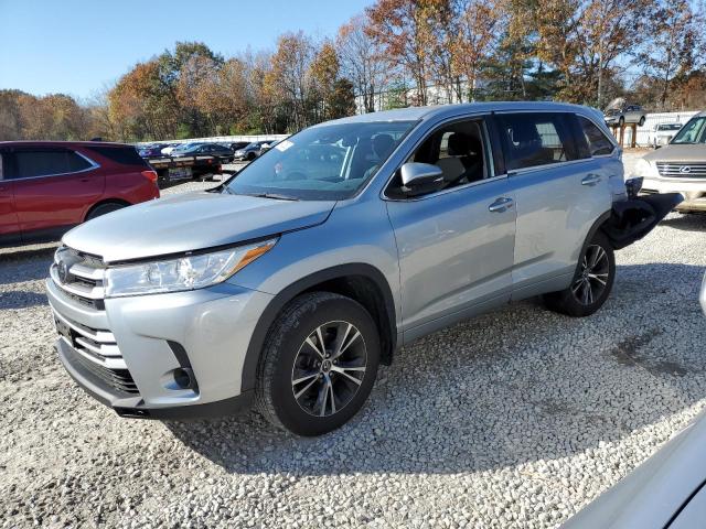 5TDBZRFHXJS872586 - 2018 TOYOTA HIGHLANDER LE SILVER photo 1