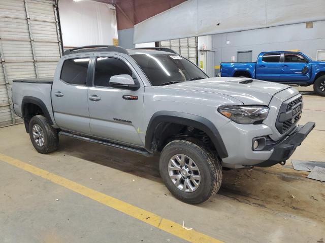 3TMCZ5AN3JM123655 - 2018 TOYOTA TACOMA DOUBLE CAB GRAY photo 4