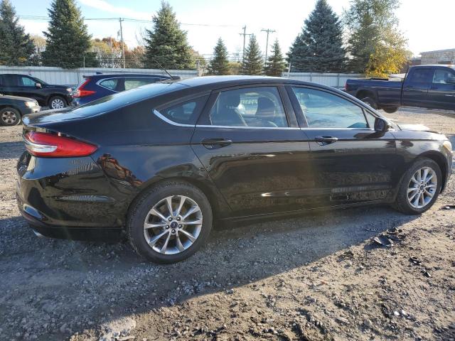 3FA6P0H71HR326611 - 2017 FORD FUSION SE BLACK photo 3