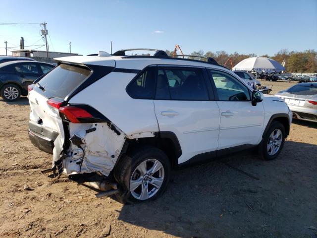 2T3P1RFVXKW014456 - 2019 TOYOTA RAV4 XLE WHITE photo 3