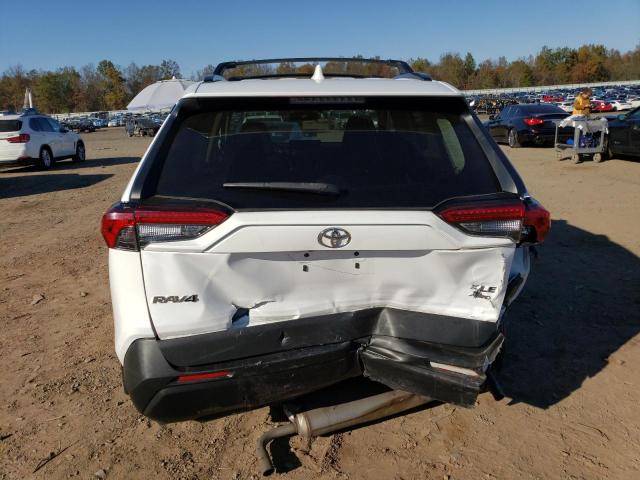 2T3P1RFVXKW014456 - 2019 TOYOTA RAV4 XLE WHITE photo 6