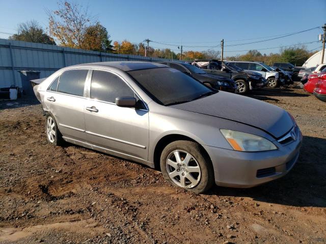 1HGCM564X7A228098 - 2007 HONDA ACCORD LX SILVER photo 4