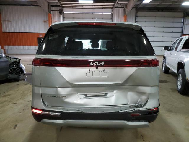 KNDNB5H32N6158677 - 2022 KIA CARNIVAL LX SILVER photo 6