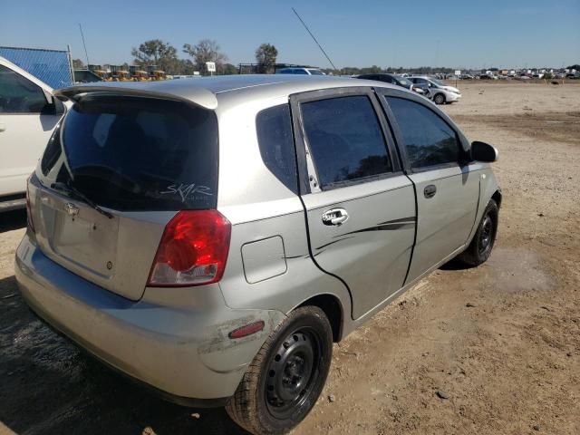 KL1TD62605B327913 - 2005 CHEVROLET AVEO BASE SILVER photo 3