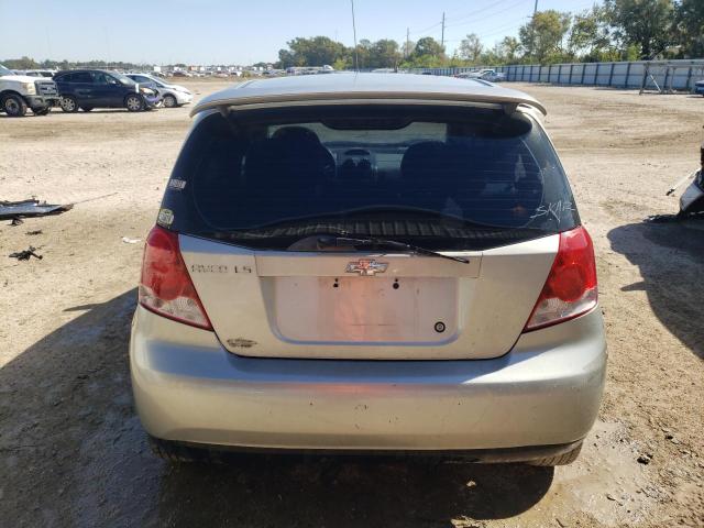 KL1TD62605B327913 - 2005 CHEVROLET AVEO BASE SILVER photo 6