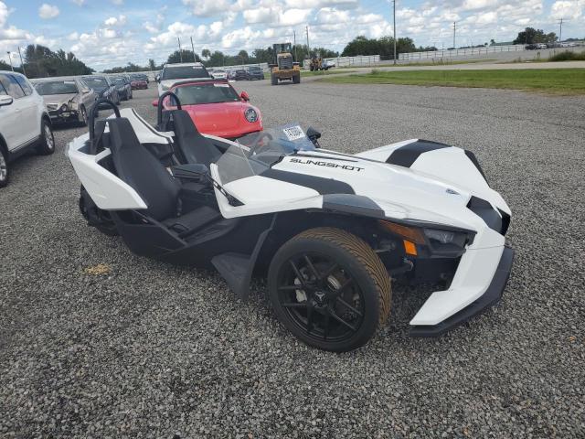 57XAASGD2M8140958 - 2021 POLARIS SLINGSHOT S WHITE photo 4