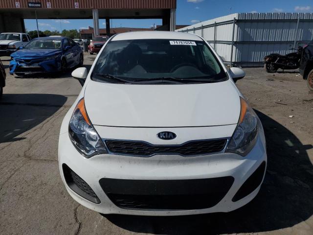 KNADM5A31F6428075 - 2015 KIA RIO LX WHITE photo 5