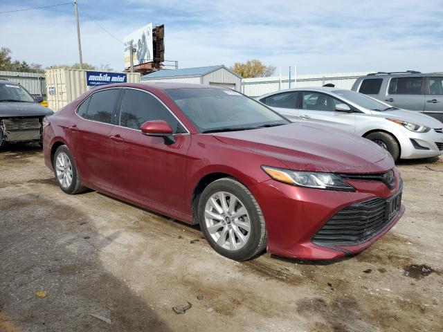 4T1B11HK9JU589301 - 2018 TOYOTA CAMRY L RED photo 4