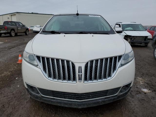 2LMDJ8JK9CBL13578 - 2012 LINCOLN MKX WHITE photo 5