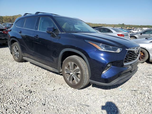 5TDGZRBH5MS548168 - 2021 TOYOTA HIGHLANDER XLE BLUE photo 4