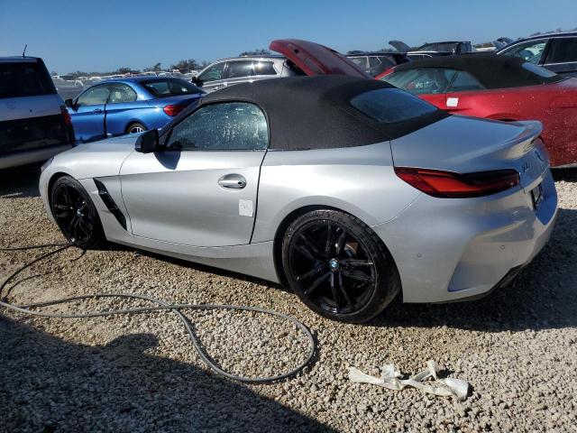 WBAHF3C03NWX80169 - 2022 BMW Z4 SDRIVE30I SILVER photo 2