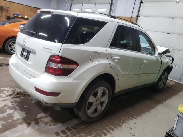4JGBB8GB8BA712435 - 2011 MERCEDES-BENZ ML 350 4MATIC WHITE photo 3