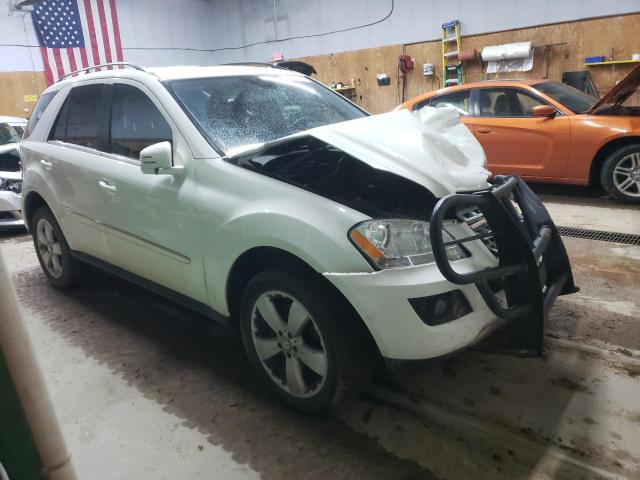 4JGBB8GB8BA712435 - 2011 MERCEDES-BENZ ML 350 4MATIC WHITE photo 4