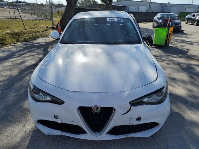 ZARFANAN4K7622566 - 2019 ALFA ROMEO GIULIA WHITE photo 5