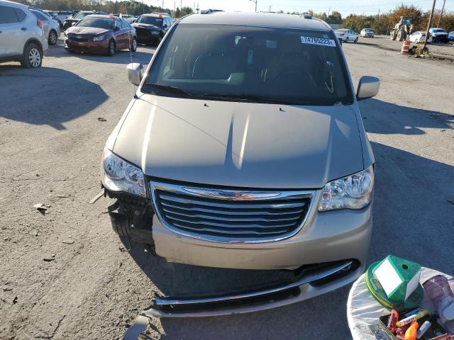 2C4RC1BG4GR245348 - 2016 CHRYSLER TOWN & COU TOURING GOLD photo 5