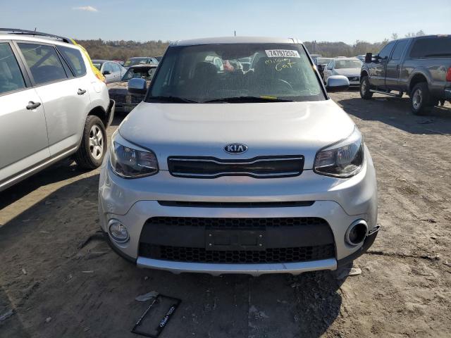 KNDJP3A58J7517115 - 2018 KIA SOUL + SILVER photo 5