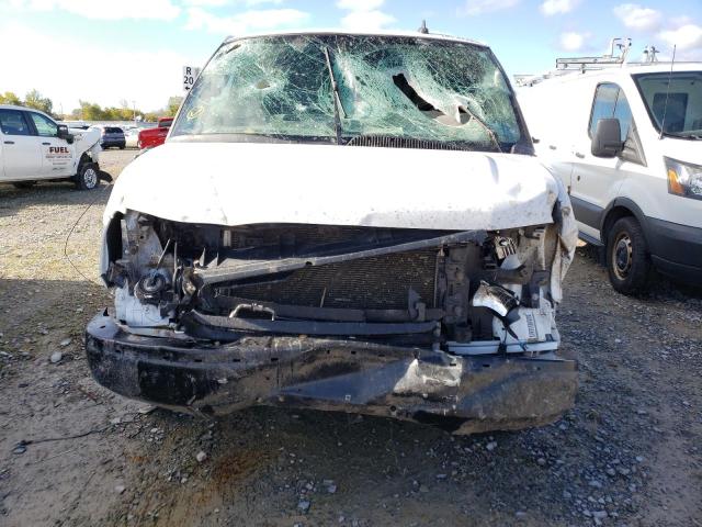 1GTZ7GF70N1188813 - 2022 GMC SAVANA G3500 WHITE photo 5