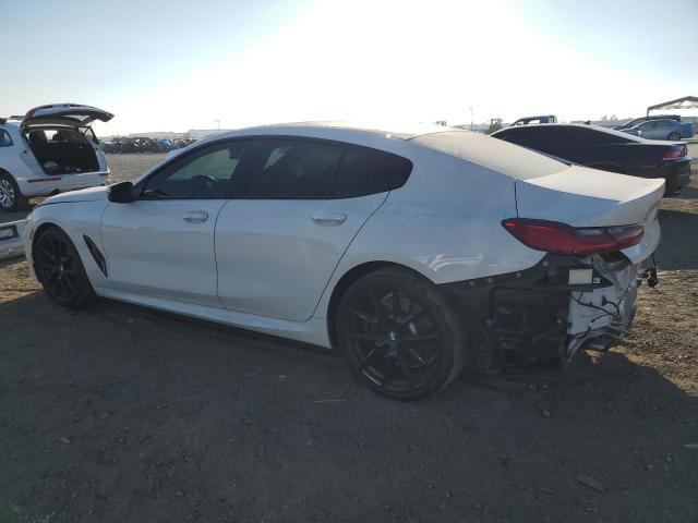 WBAGV2C0XNCG81832 - 2022 BMW 840I WHITE photo 2