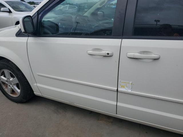 2D4RN3DG2BR638859 - 2011 DODGE GRAND CARA MAINSTREET WHITE photo 13