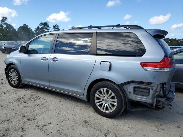 5TDYK3DC4ES494578 - 2014 TOYOTA SIENNA XLE SILVER photo 2