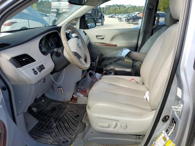 5TDYK3DC4ES494578 - 2014 TOYOTA SIENNA XLE SILVER photo 7