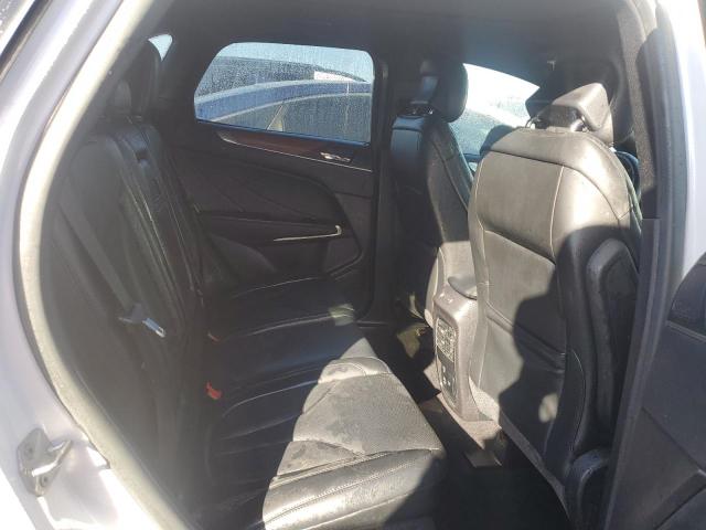 5LMCJ3C9XKUL27662 - 2019 LINCOLN MKC RESERVE კრემისფერი ფოტო 11