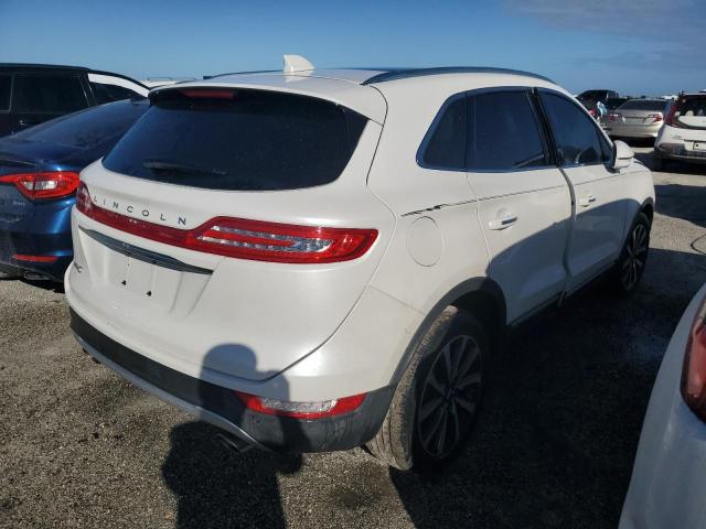 5LMCJ3C9XKUL27662 - 2019 LINCOLN MKC RESERVE კრემისფერი ფოტო 3