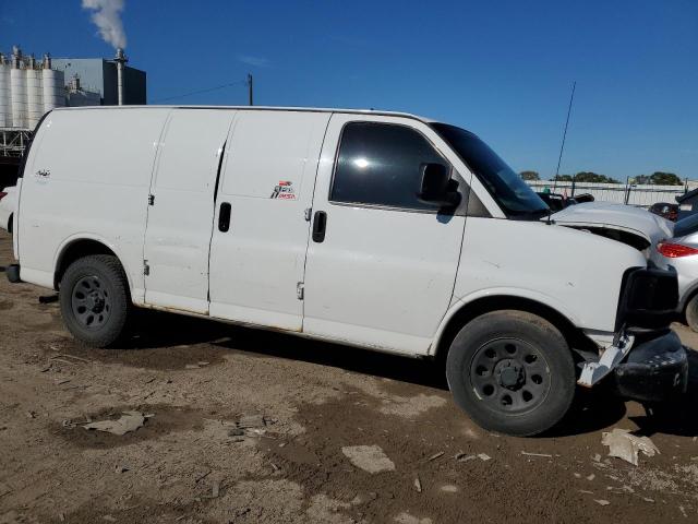 1GCSGAFX7D1141405 - 2013 CHEVROLET EXPRESS G1 WHITE photo 4