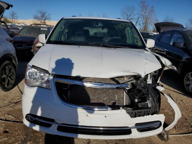 2C4RC1BG9GR230070 - 2016 CHRYSLER TOWN & COU TOURING WHITE photo 5