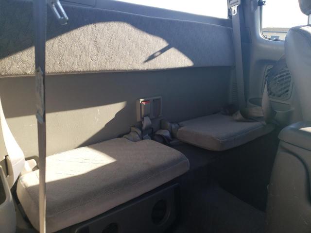 5TESN92N34Z354804 - 2004 TOYOTA TACOMA XTRACAB PRERUNNER ვერცხლისფერი ფოტო 10