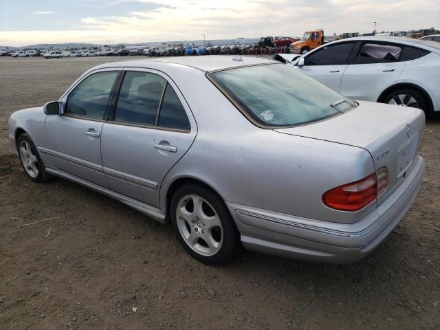 WDBJF65J41B320837 - 2001 MERCEDES-BENZ E 320 SILVER photo 2