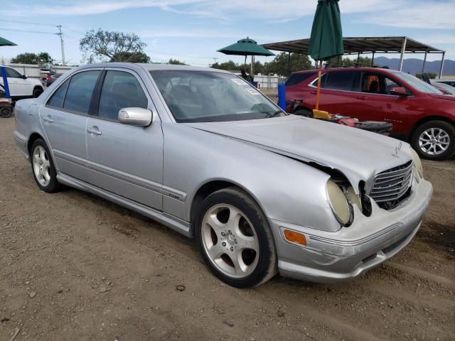 WDBJF65J41B320837 - 2001 MERCEDES-BENZ E 320 SILVER photo 4