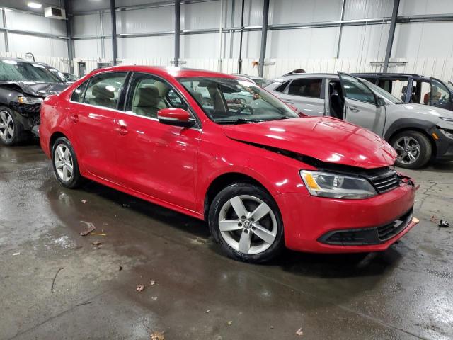 3VW3L7AJ7EM389113 - 2014 VOLKSWAGEN JETTA TDI RED photo 4