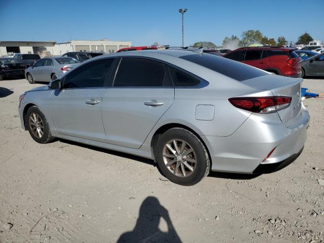 5NPE24AF1JH673359 - 2018 HYUNDAI SONATA SE GRAY photo 2