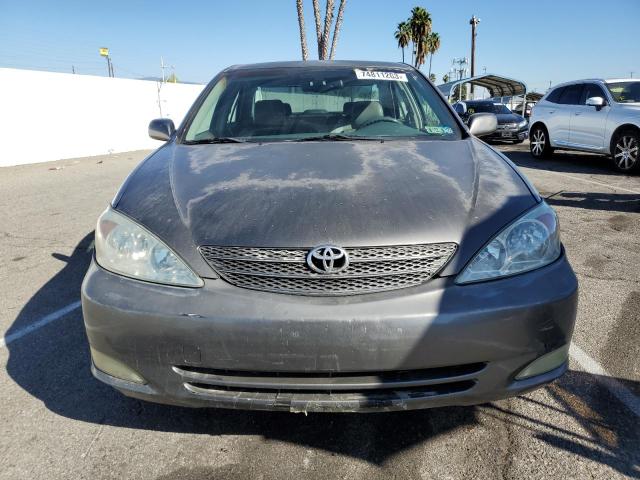 JTDBF30K240152054 - 2004 TOYOTA CAMRY LE GRAY photo 5