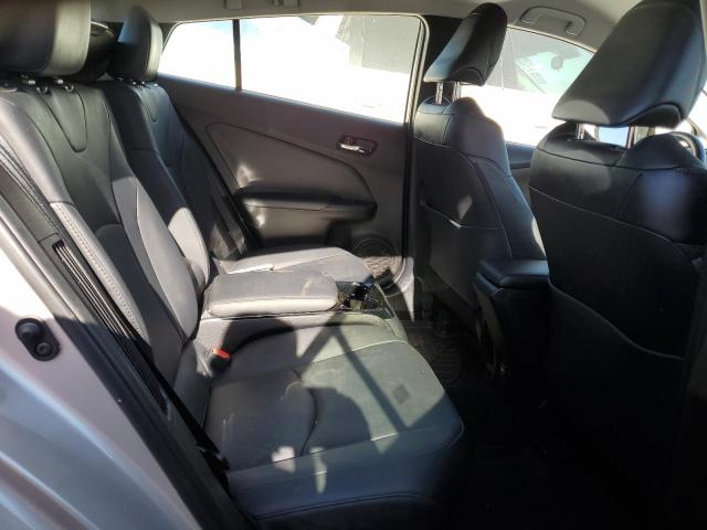 JTDKARFPXJ3075576 - 2018 TOYOTA PRIUS PRIM SILVER photo 10