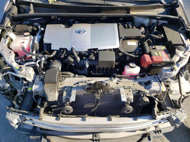 JTDKARFPXJ3075576 - 2018 TOYOTA PRIUS PRIM SILVER photo 11