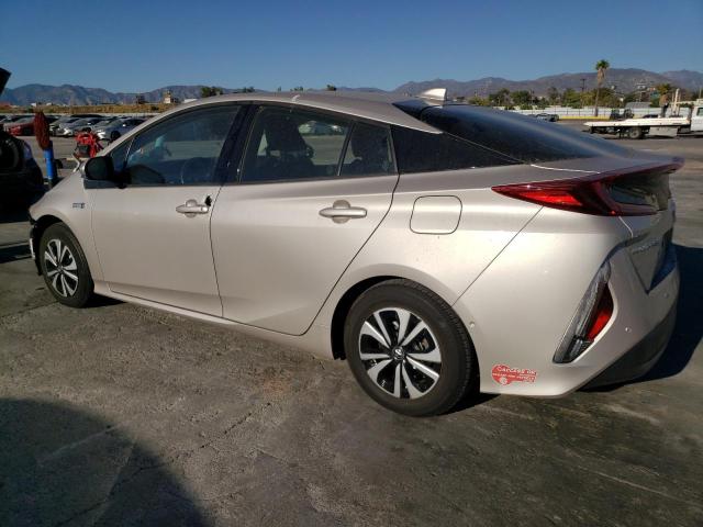 JTDKARFPXJ3075576 - 2018 TOYOTA PRIUS PRIM SILVER photo 2